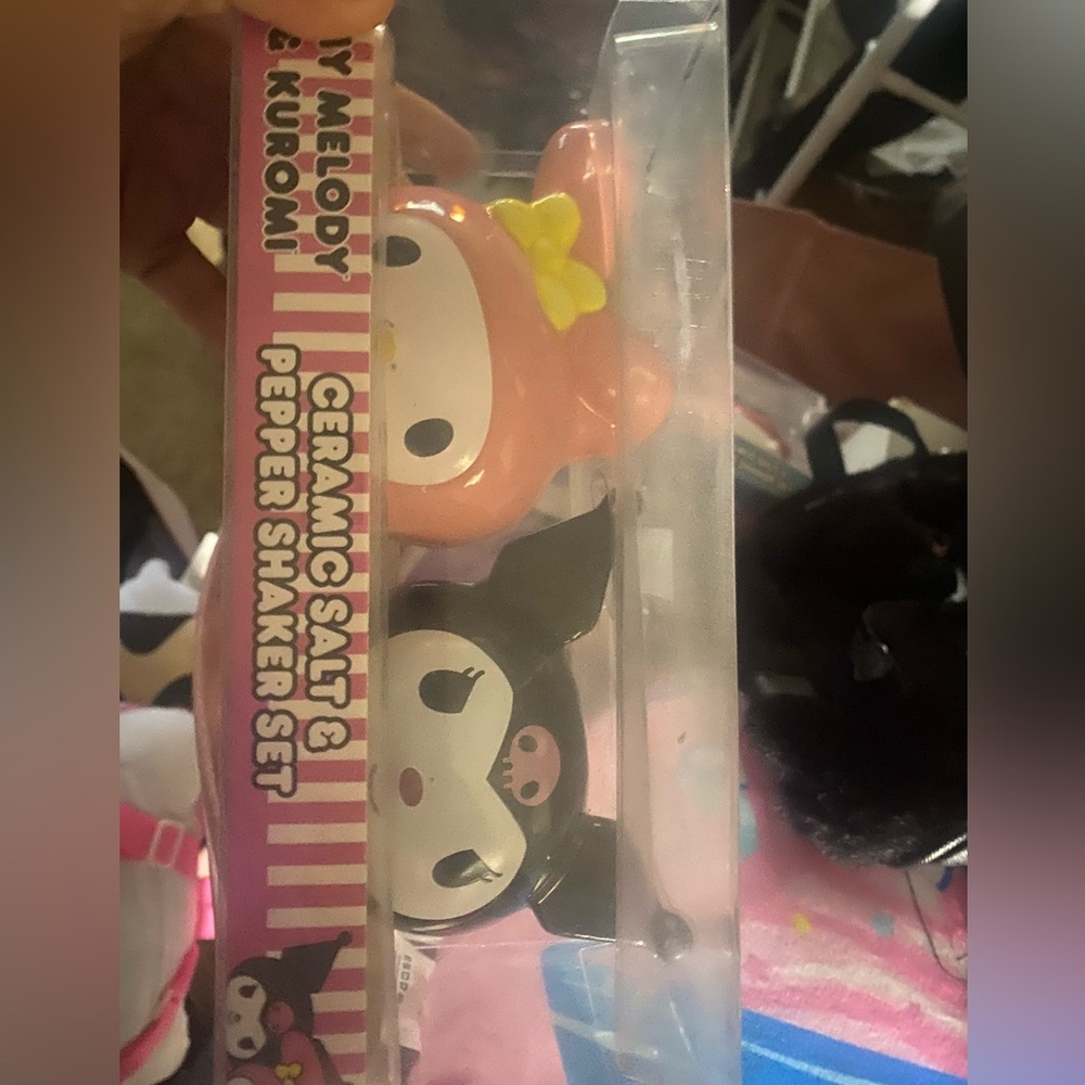 MY MELODY & KUROMI SALT & PEPPER SHAKER SET